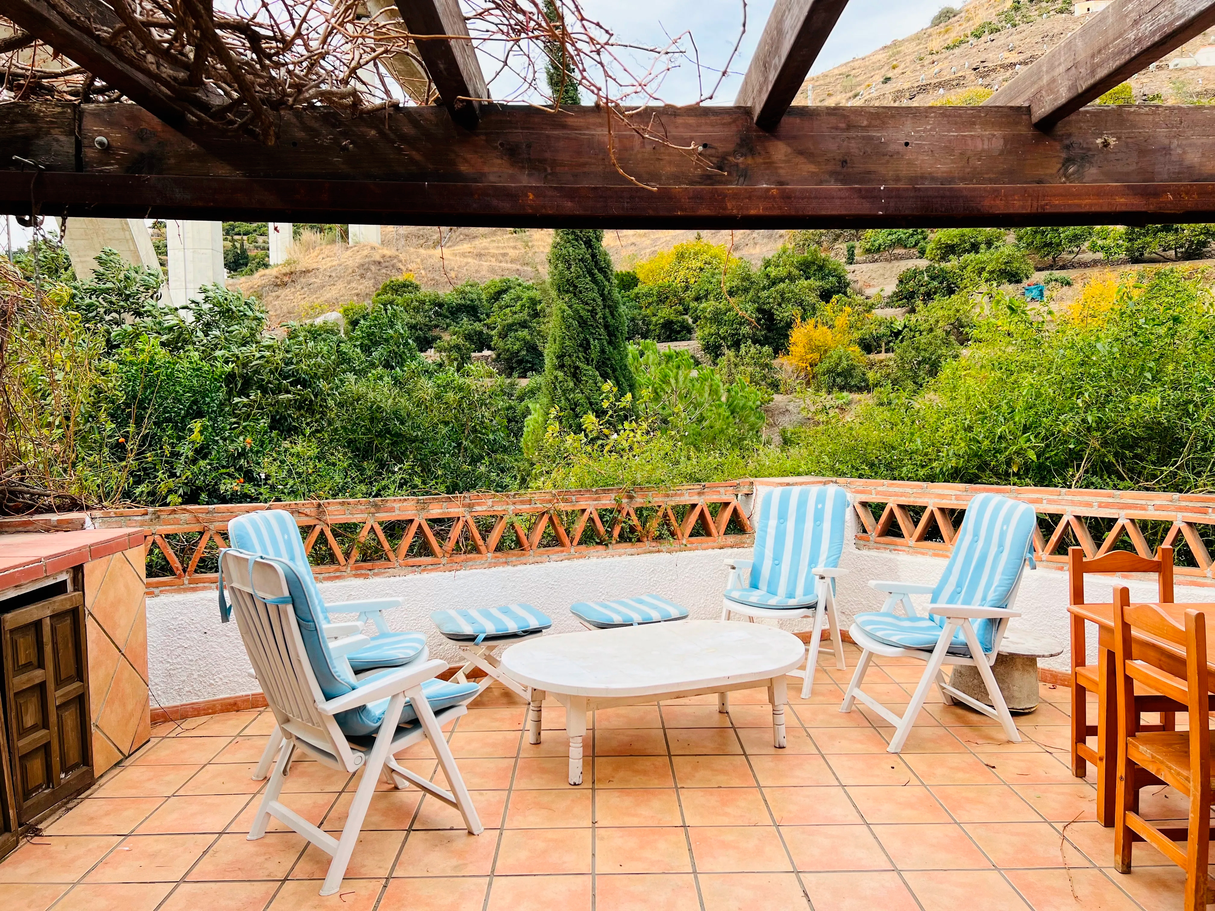 MAGNIFICA FINCA A TAN SOLO 10 MINUTOS DE ALMU��CAR