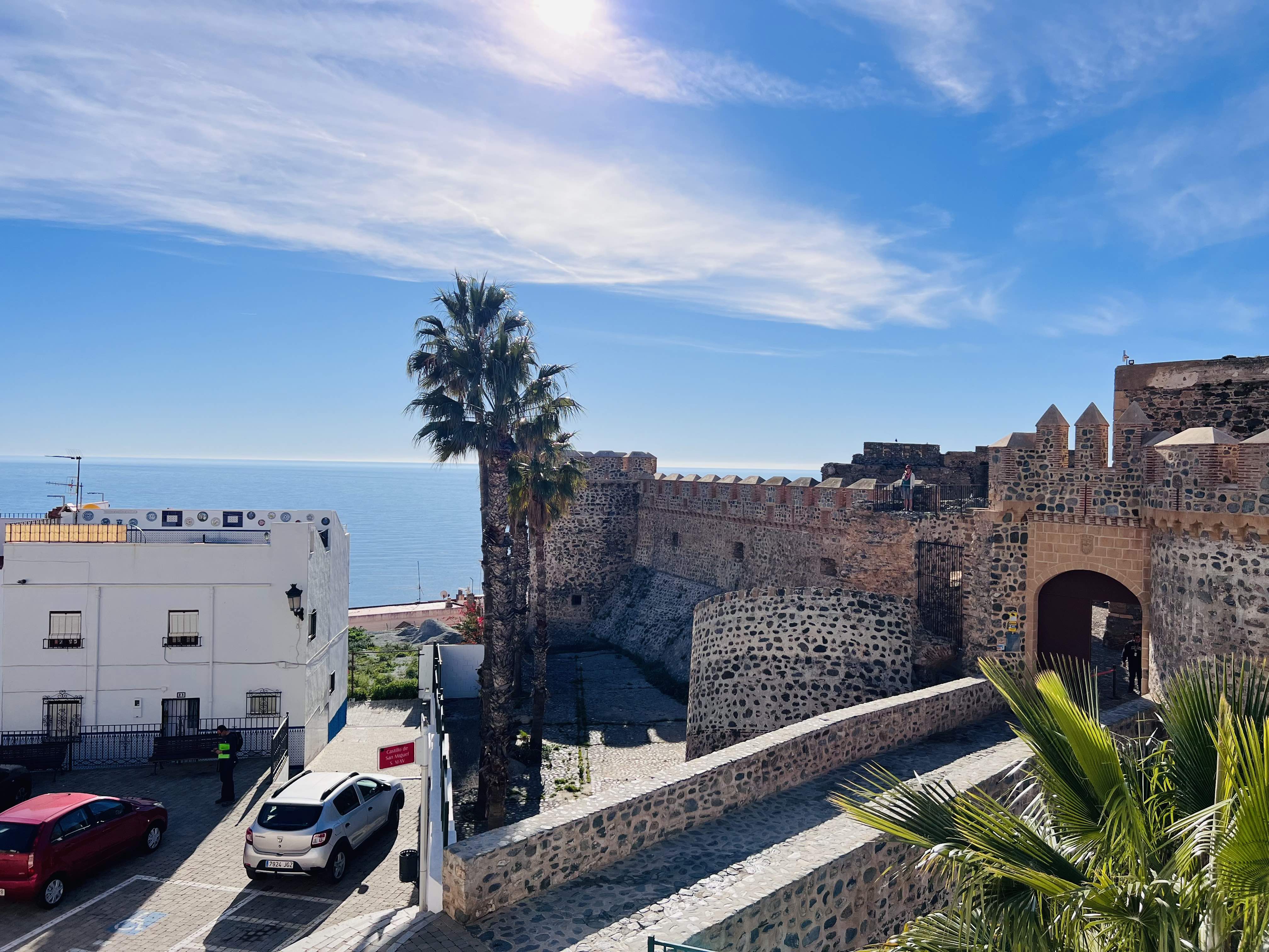 BONITA Y ACOGEDORA CASA DE PUEBLO CON VISTAS AL MAR