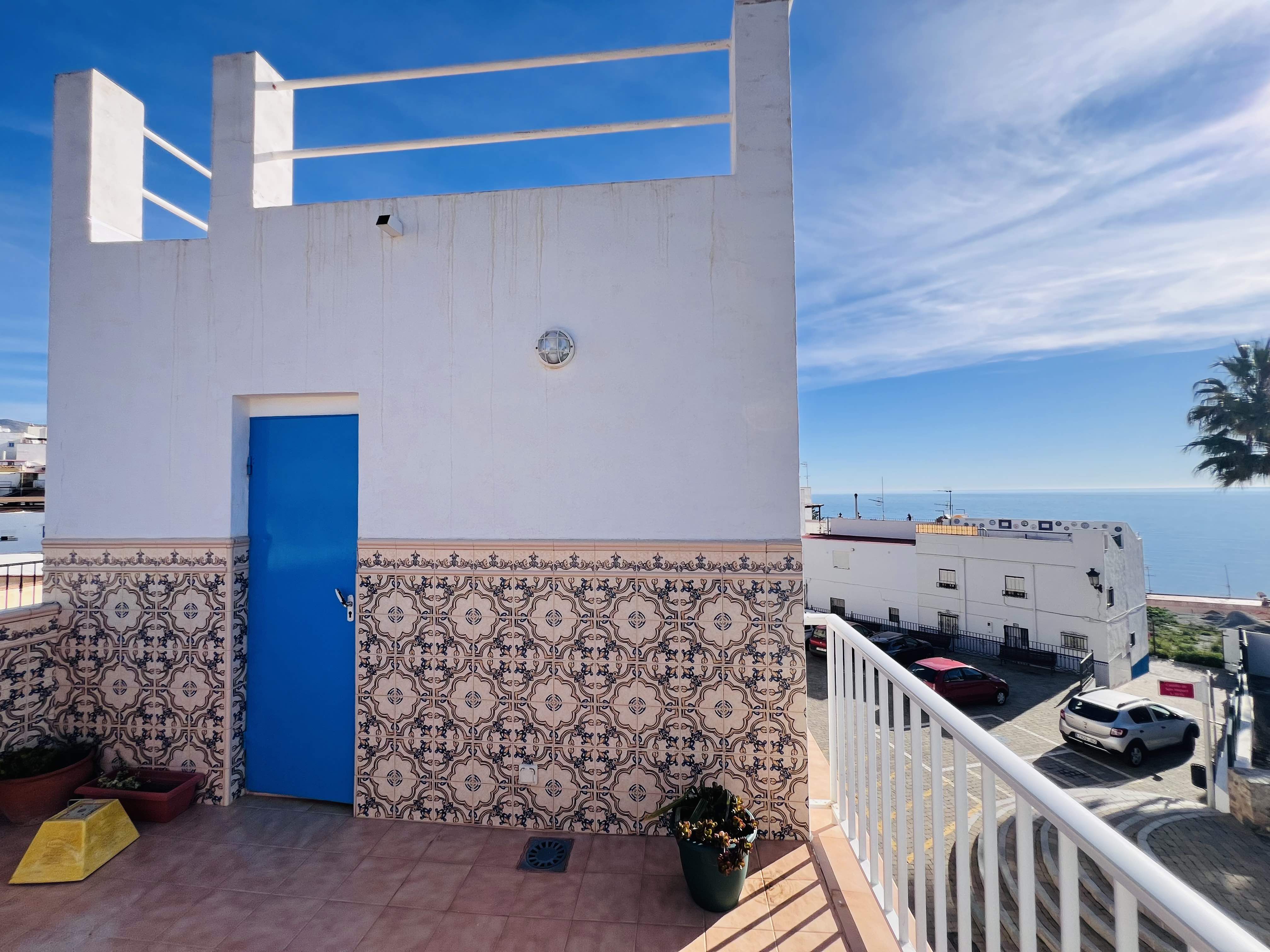 BONITA Y ACOGEDORA CASA DE PUEBLO CON VISTAS AL MAR