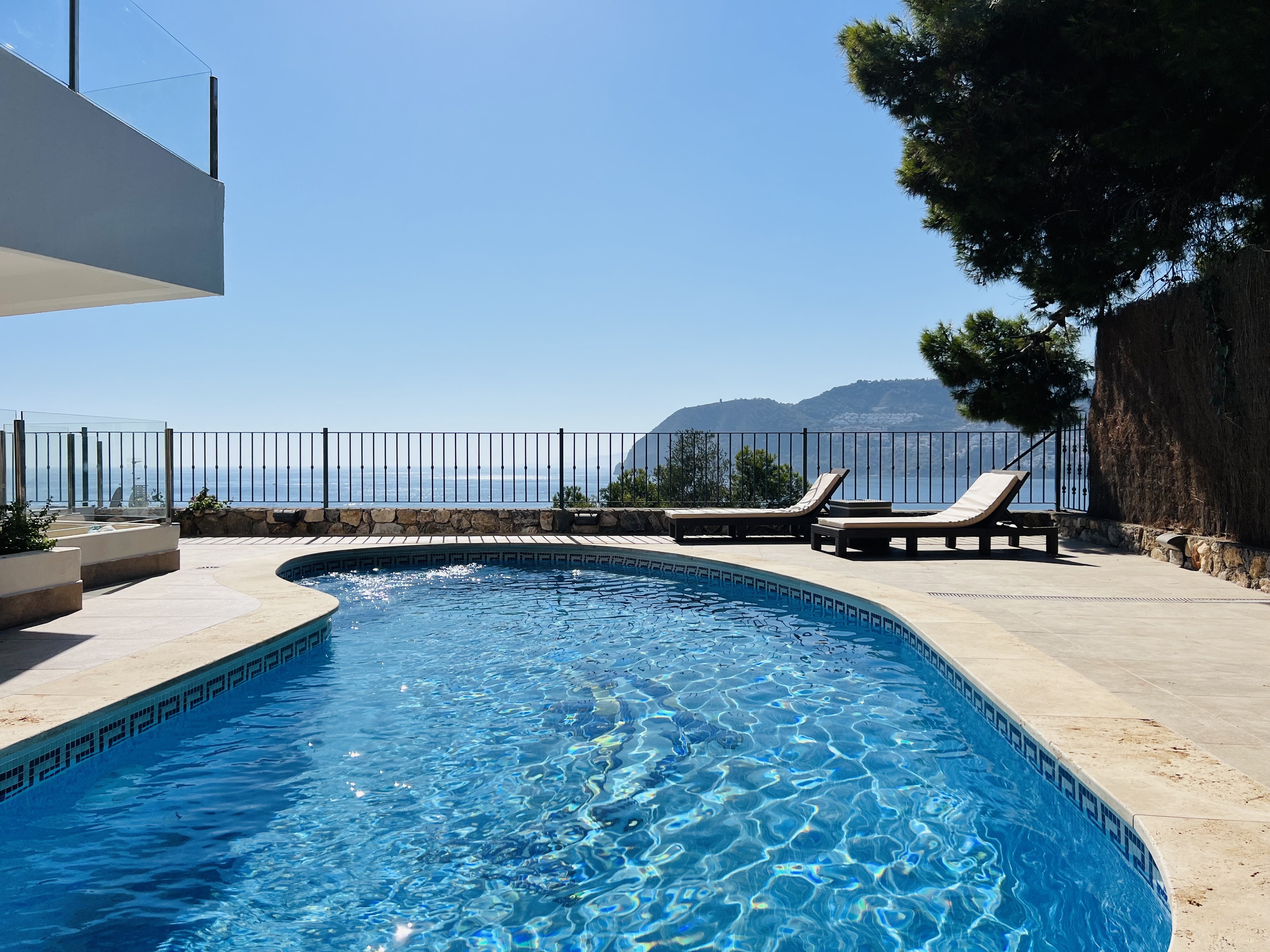 VILLA EN PUNTA DE LA MONA , LA HERRADURA