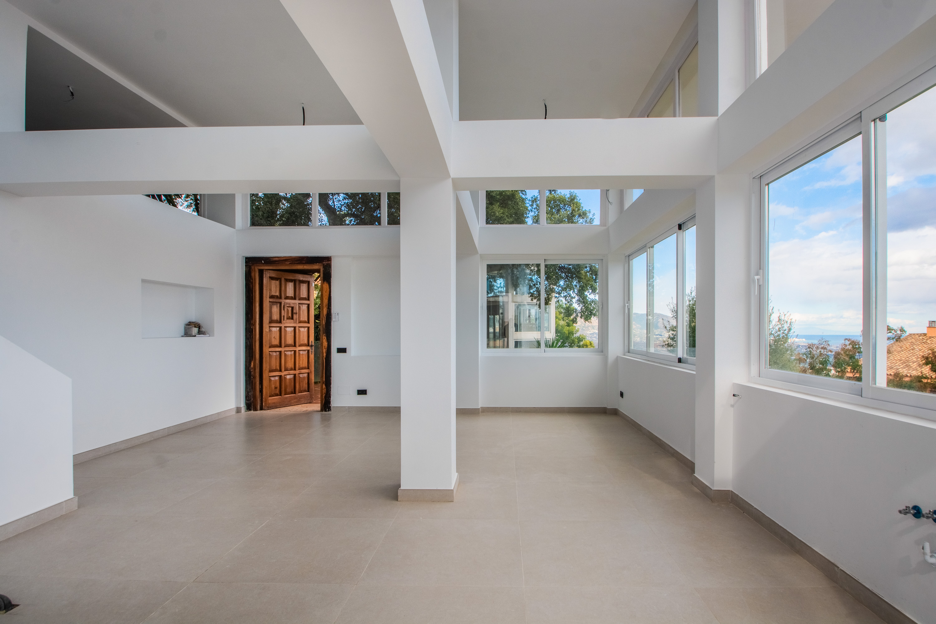 EXCLUSIVO APARTAMENTO DE LUJO CON VISTAS PANOR�MICAS EN LA MAIRENA
