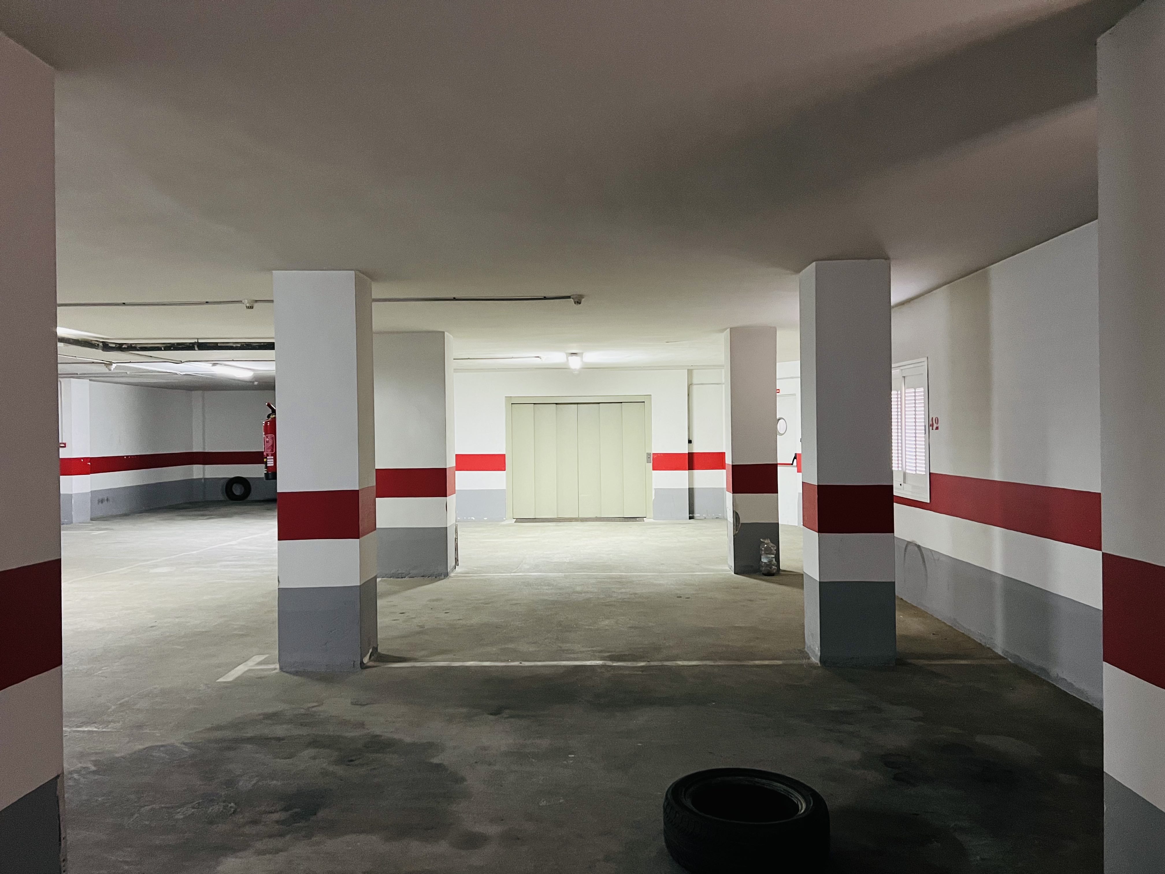 PLAZAS DE APARCAMIENTO EN EDIFICIO COLISEO, EN PLAZA DEL TEATRO