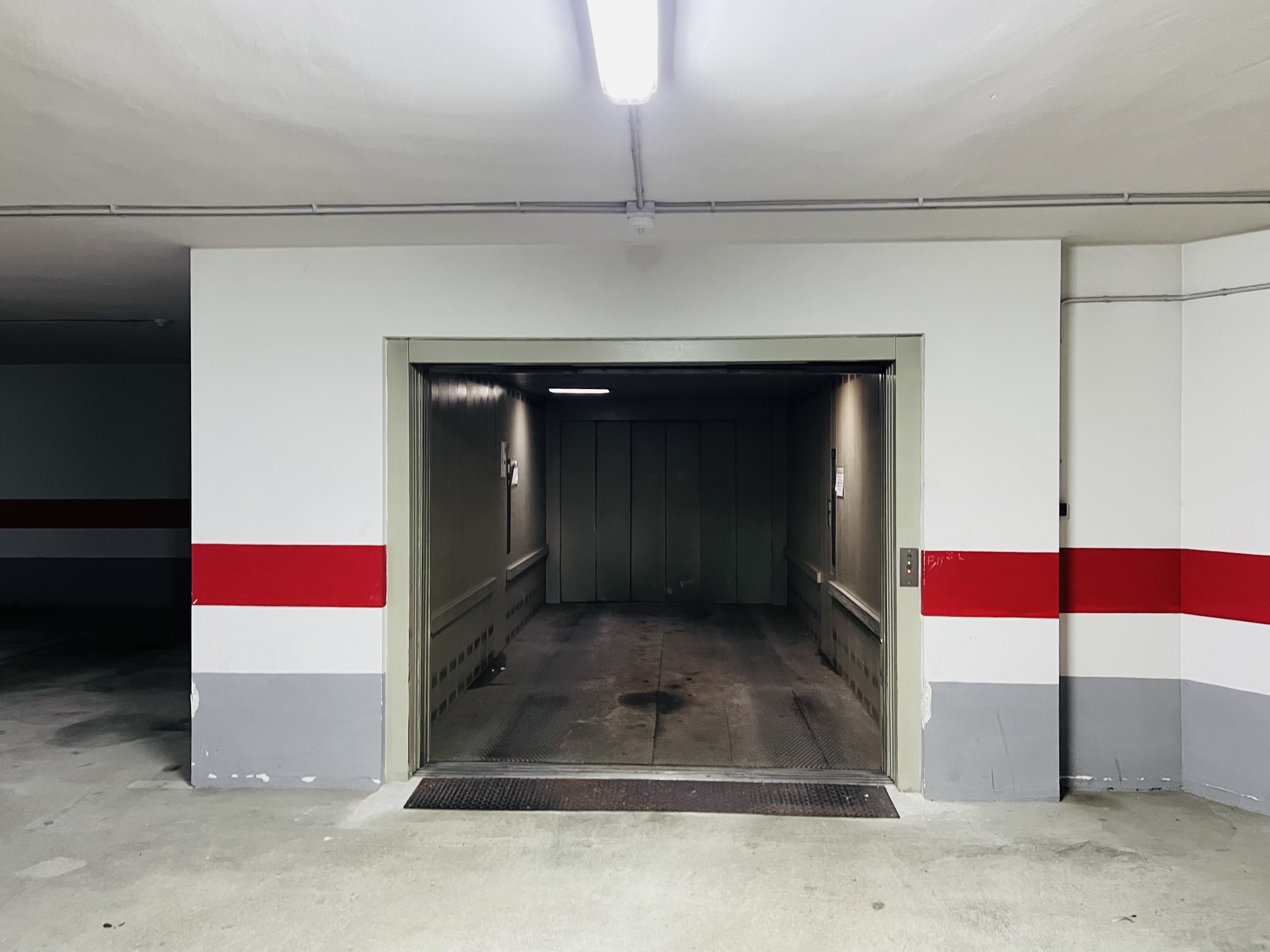 PLAZAS DE APARCAMIENTO EN EDIFICIO COLISEO, EN PLAZA DEL TEATRO